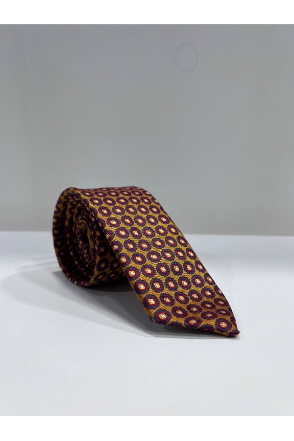 MEN TIE GOLD WITH BORDEUX-BLACK PRINTS SP62