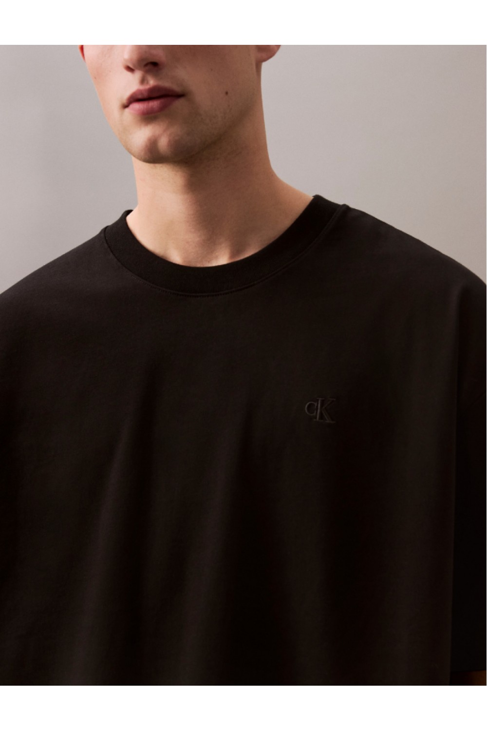 CALVIN KLEIN JEANS T-SHIRT OVERSIZED EMBOSSED MONOGRAM BLACK LV04RAB806-UB1