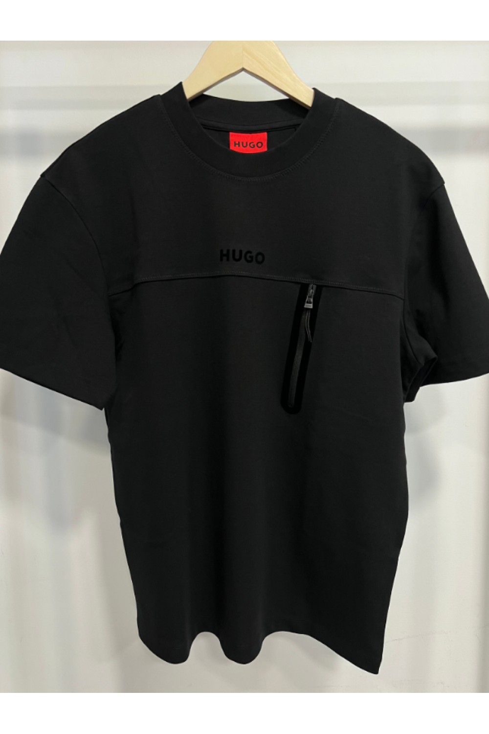 HUGO T-SHIRT RELAXED FIT DUBI BLACK WITH ZIPPER 50542298-001