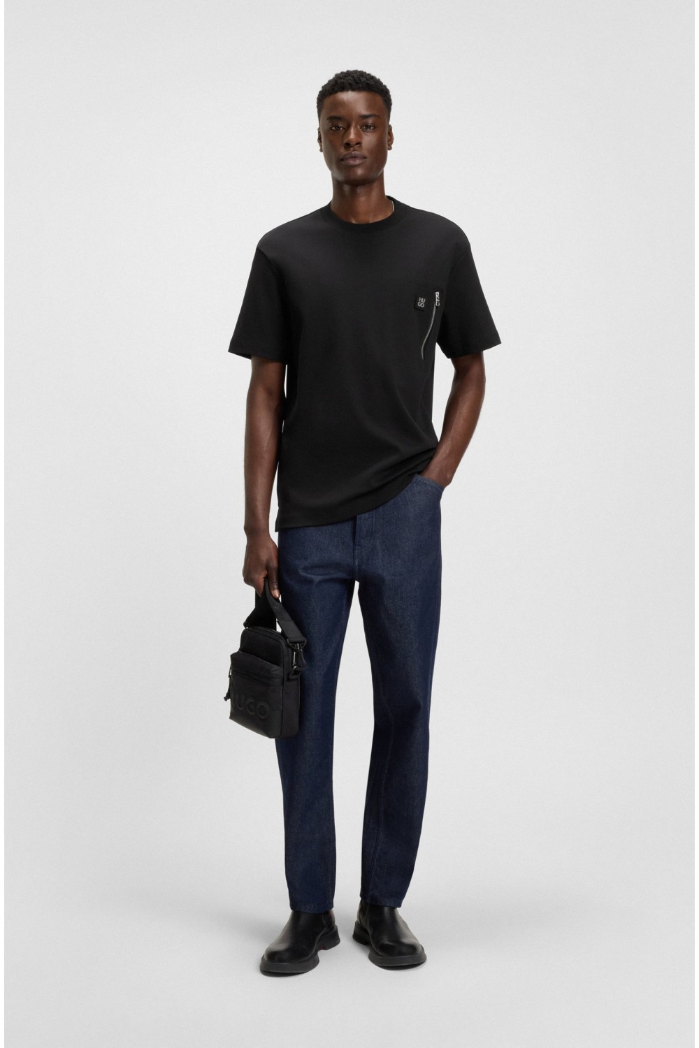 HUGO T-SHIRT RELAXED FIT DARGENTEE BLACK WITH ZIPPER 50542566-001