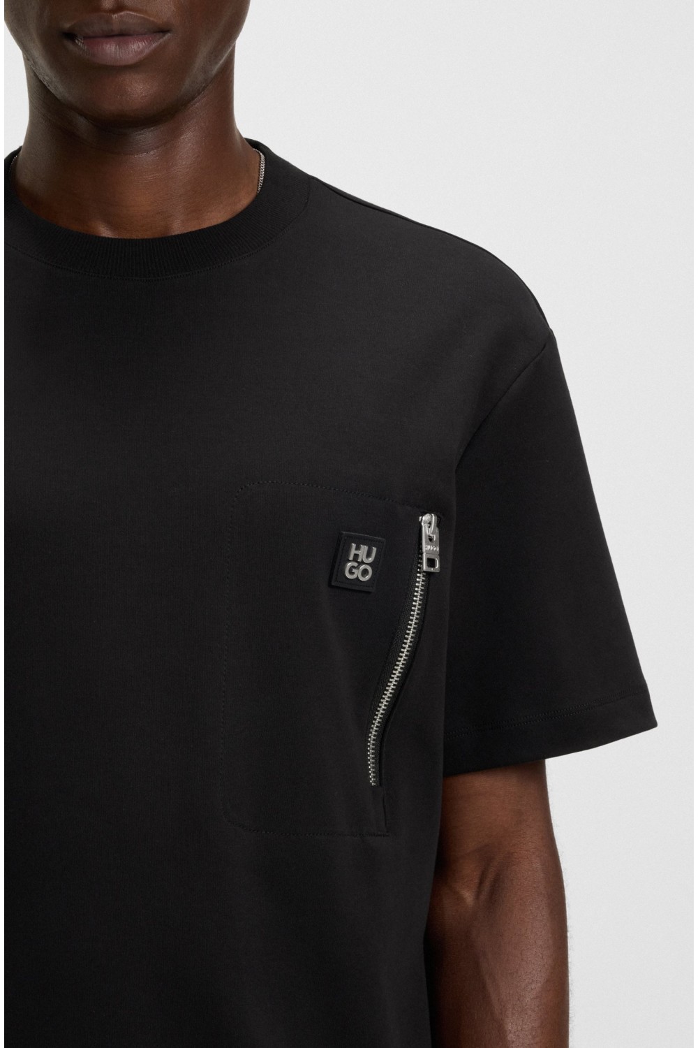 HUGO T-SHIRT RELAXED FIT DARGENTEE BLACK WITH ZIPPER 50542566-001