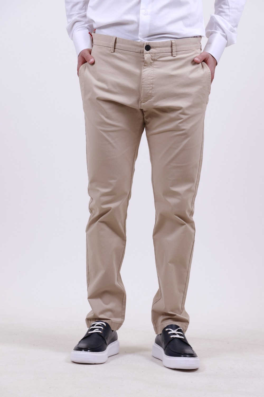HUGO DAVID222D SLIM FIT CHINO IN STRETCH-COTTON GABARDINE BEIGE 50468314-264