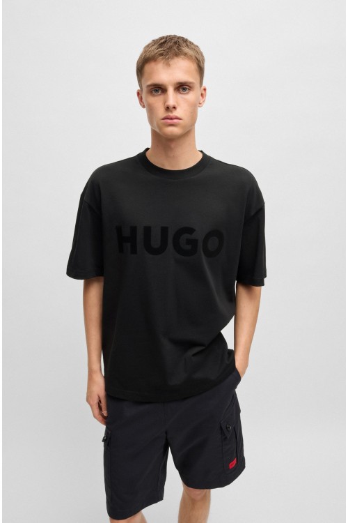 HUGO OVERSIZED FIT T-SHIRT WITH DECORATIVE REFLECTIVE LOGO BLACK 50525765-001
