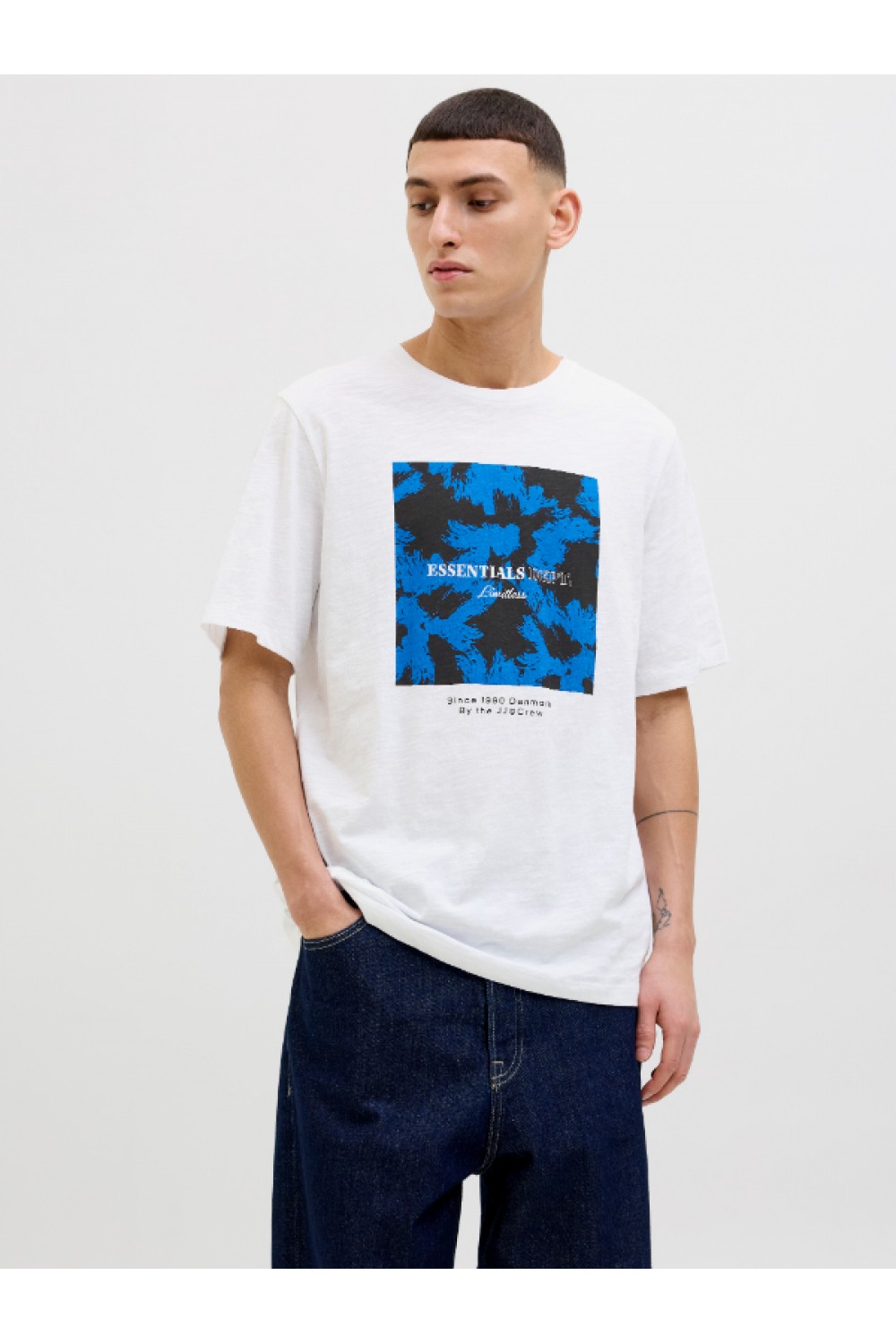 JACK & JONES JEFF MONOCHROME SHAPE TEE SS CREW NECK WHITE 12269274