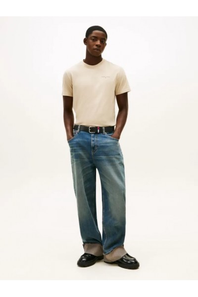 TOMMY JEANS TJM SLIM LINEAR CHEST TEE GULF SAND DM0DM21780-ABY