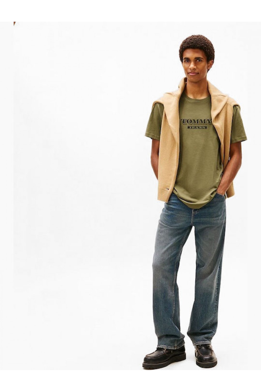 TOMMY HILFIGER T-SHIRT TJM REG BILLS FONT TEE DARK GREENERY DM0DM22322-GY1