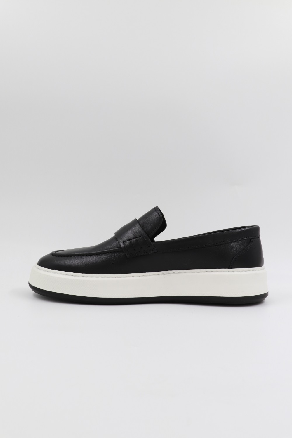 MEN LEATHER LOAFER BLACK-WHITE SOLE 4442