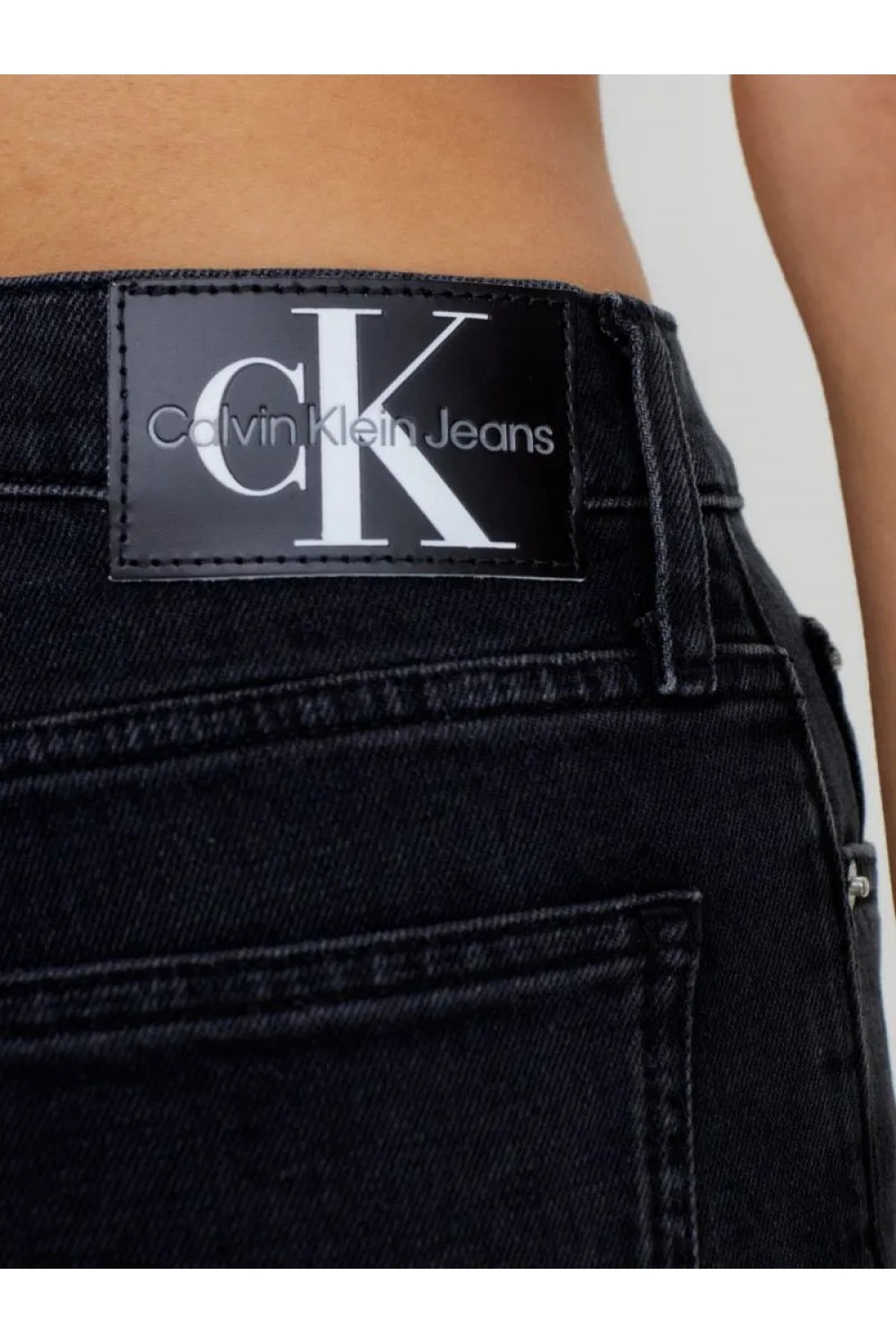 CALVIN KLEIN JEANS MOM FIT BLACK DENIM J20J221659-1BY