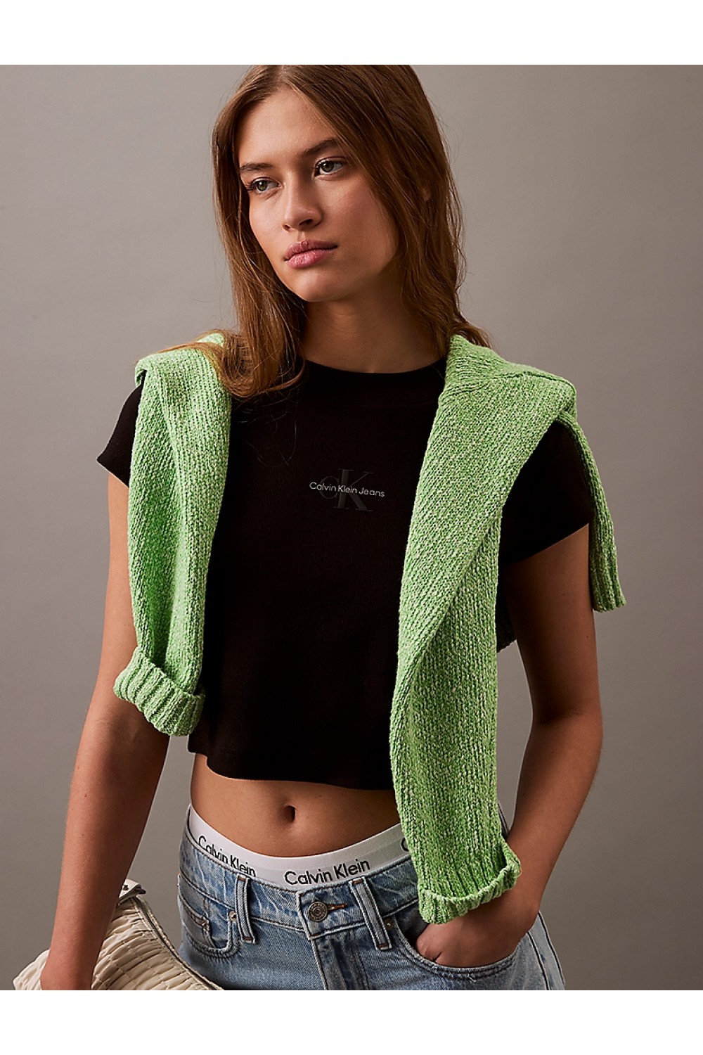 CALVIN KLEIN JEANS T-SHIRT SLIM CROPPED MONOGRAM BLACK LV047AB802-UB1