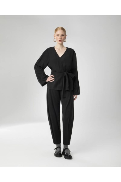 MOUTAKI WOMAN BLOUSE V-NECK BLACK 26.01.106