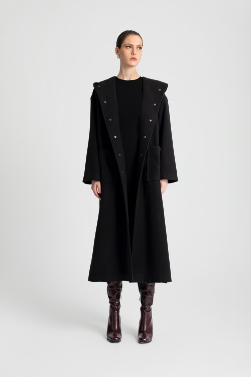 MOUTAKI WOMAN COAT OVERSIZED BLACK 25.06.112