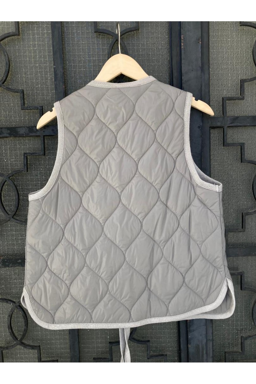 MOUTAKI WOMAN PUFFER VEST GRAY 25.06.128 