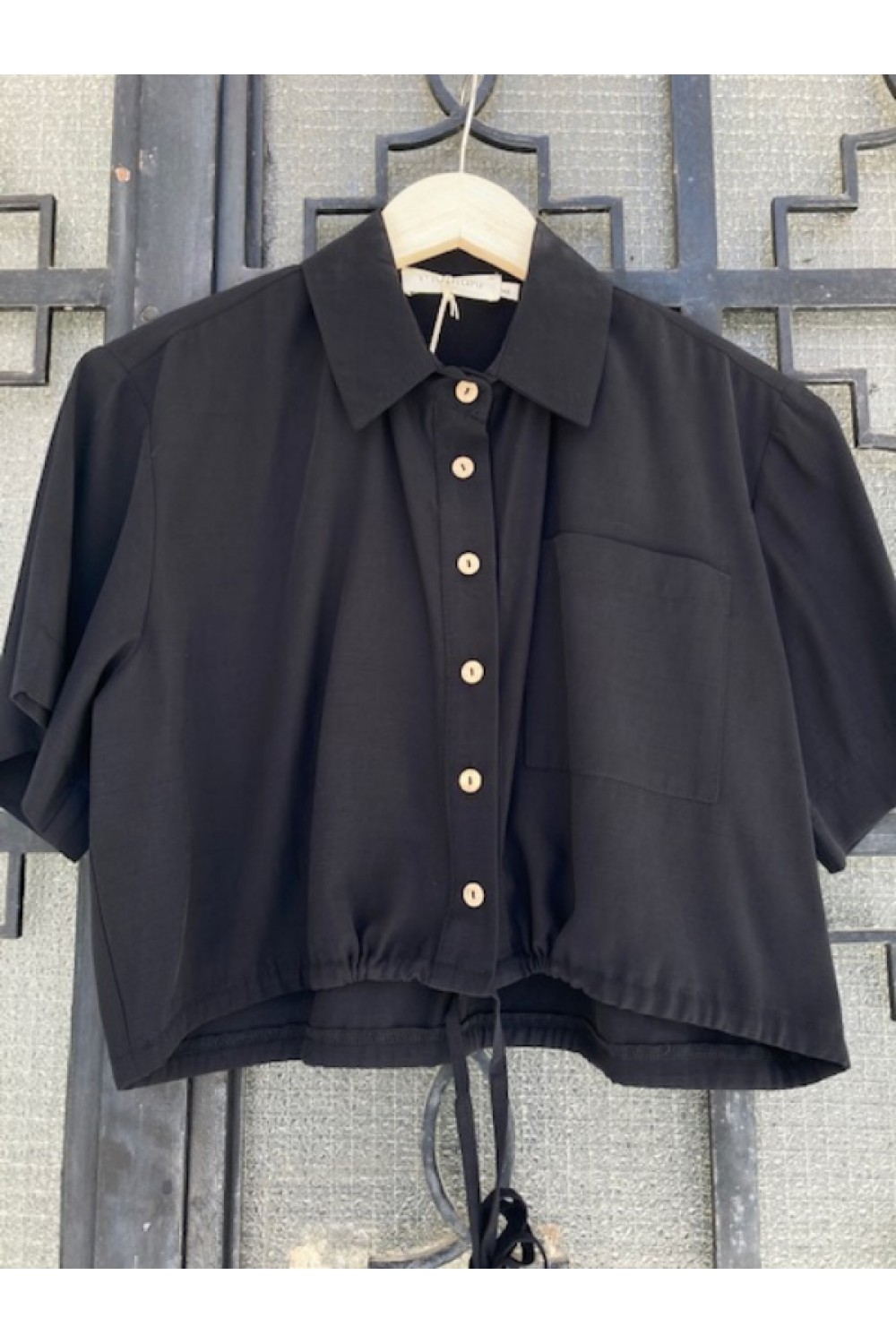 MOUTAKI WOMAN CROPPED SHIRT BLACK 25.09.11