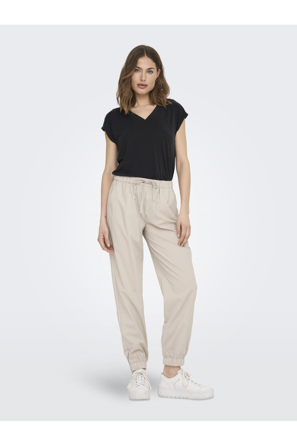 ONLY FREE LIFE S/S V-NECK TOP BLACK 15287041