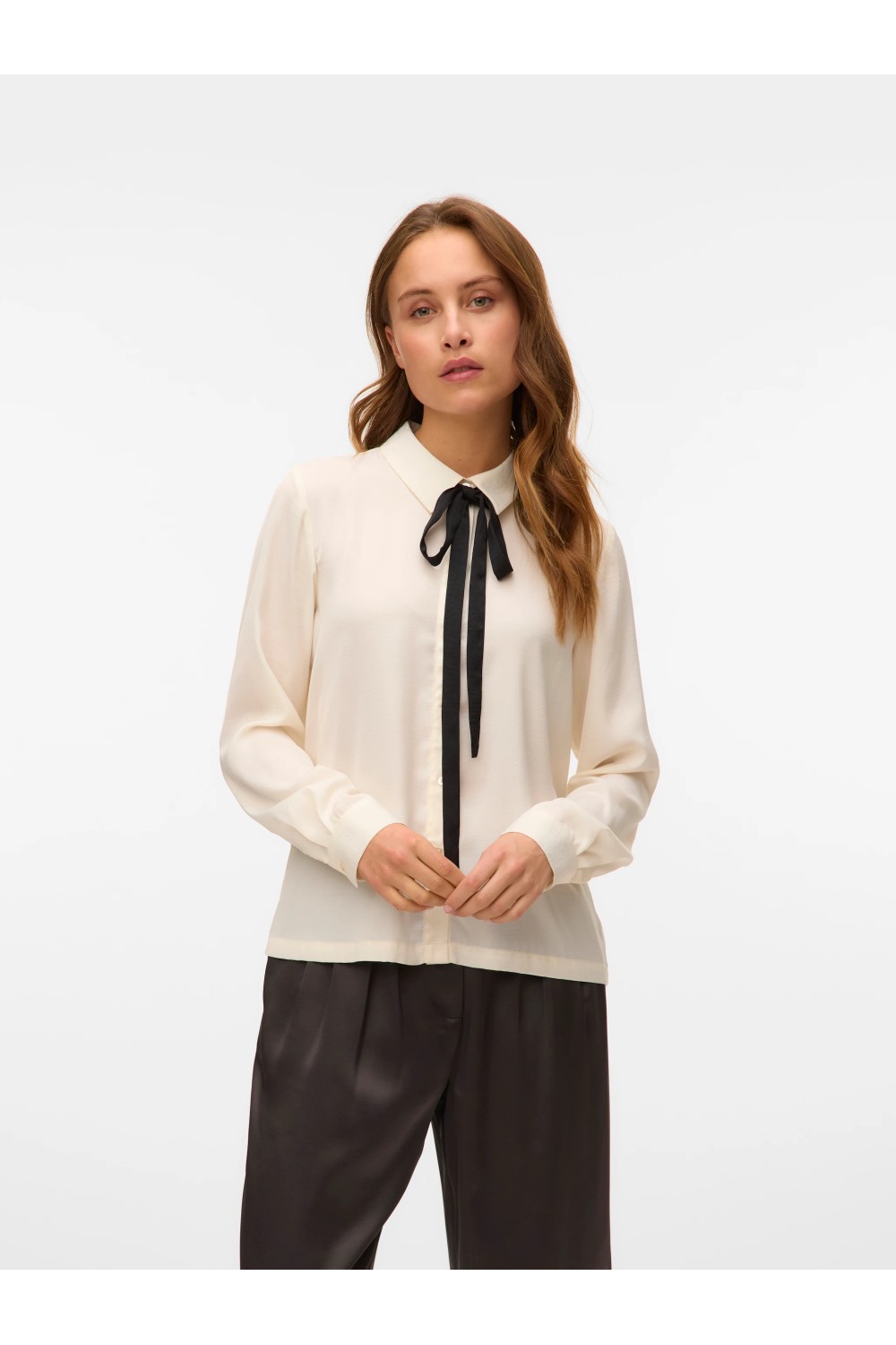 VERO MODA GRETCHEN LS SHIRT WVN BTQ GA CLOUD DANCER-BLACK TIE 10335828