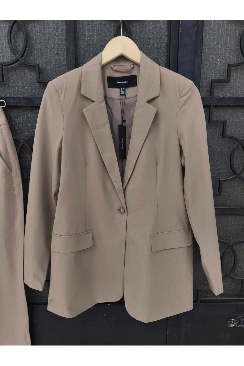 VERO MODA ZELDA SUIT BLAZER AND PANT SILVER MINK-BEIGE 10259211 