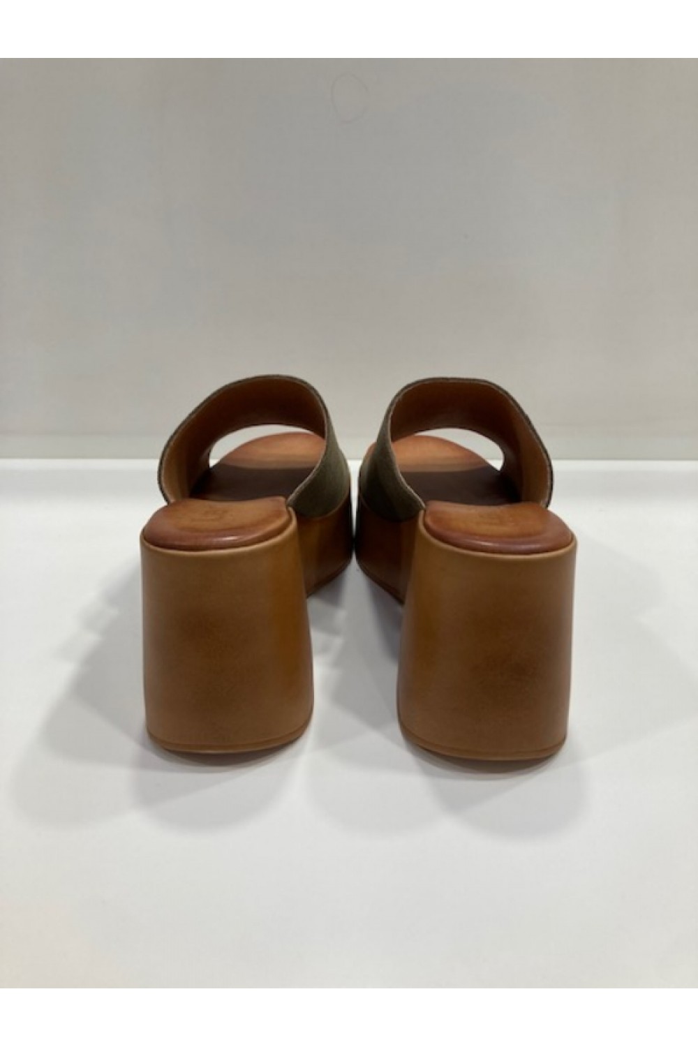 B.L. COLLECTION BROWN PLATFORM 1402